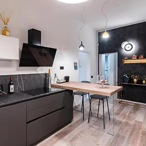 Sacrati 39 , Ferrara Italia